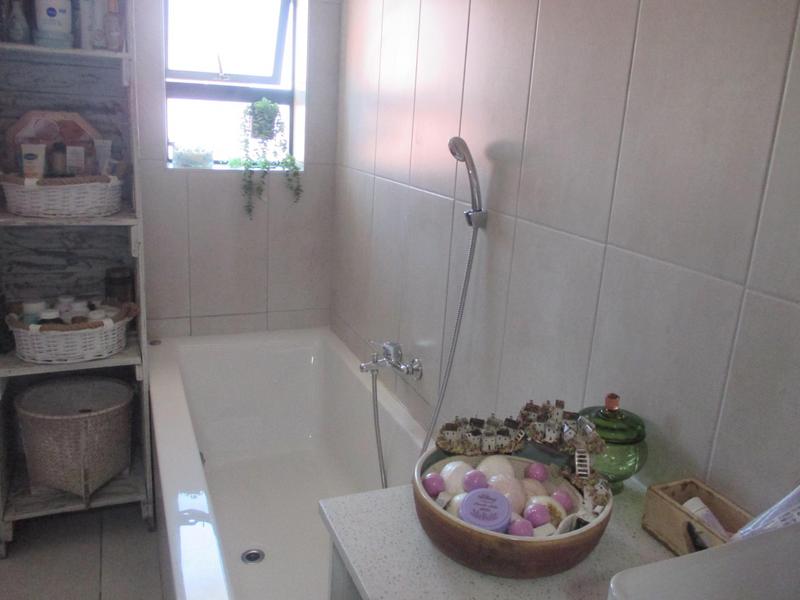 3 Bedroom Property for Sale in Dana Bay Western Cape